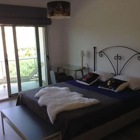 Surf Design Bed and breakfast